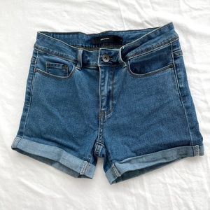 Vero Moda Stretchy denim shorts small